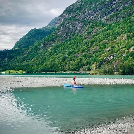 By Oppstrynsvatnet, Hjelle Hébergement de vacances