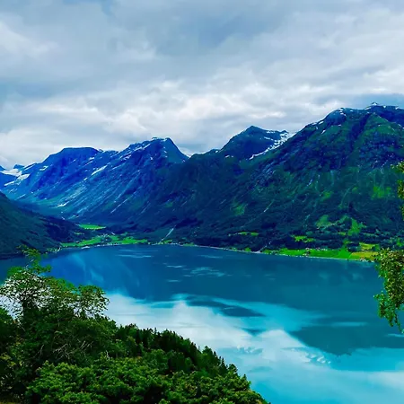 Semesterbostad By Oppstrynsvatnet, Hjelle *