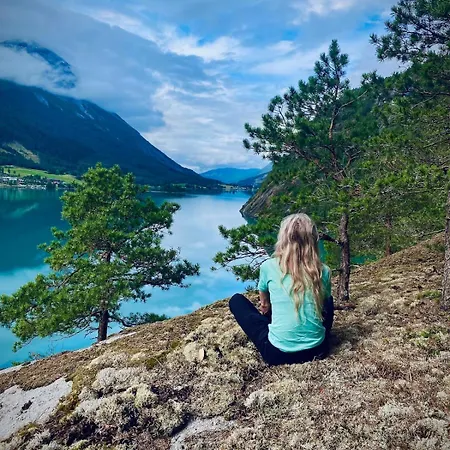 Semesterbostad By Oppstrynsvatnet, Hjelle *
