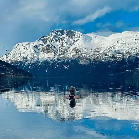 By Oppstrynsvatnet, Hjelle Ferienhaus Stryn