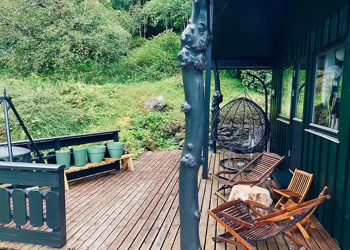 By Oppstrynsvatnet, Hjelle בית נופש סטרין