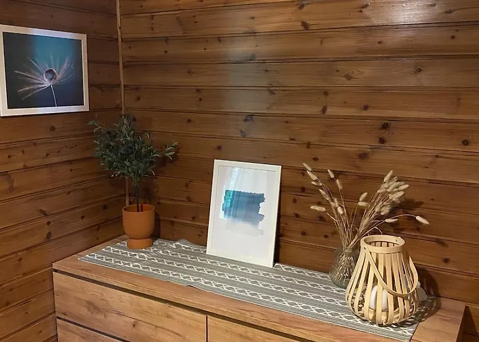 By Oppstrynsvatnet, Hjelle Stryn