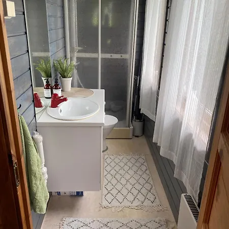 By Oppstrynsvatnet, Hjelle * ストリン